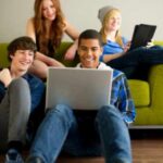 How Parents Can Help Their Teenagers Build Good Credit