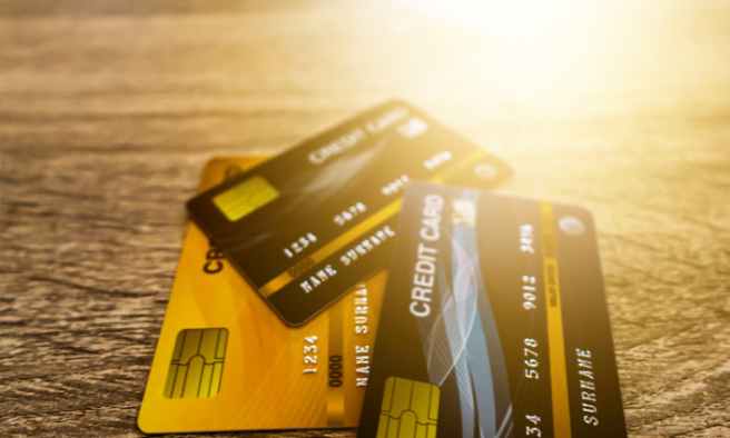 Ten Tips for Managing Credit Card Debt and Avoiding Overspending